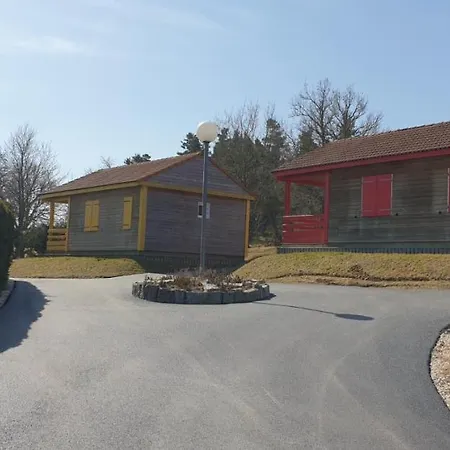 8 Chalet Genet